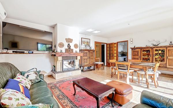 Maison à vendre    7 pièces •  Saint-Raphaël