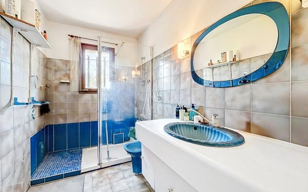 Maison à vendre    7 pièces •  Saint-Raphaël