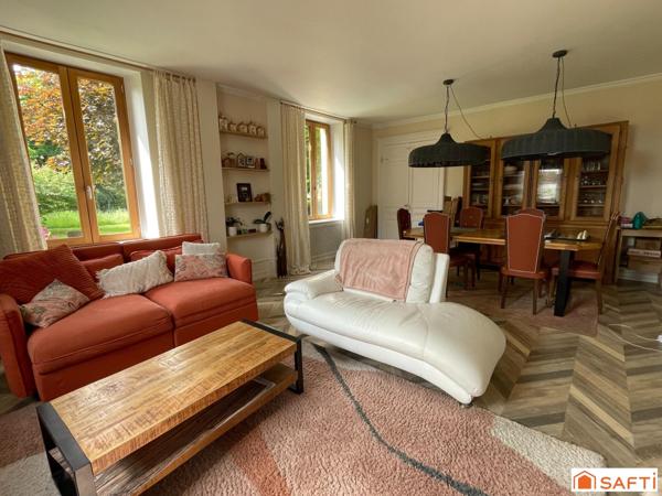 Belle demeure de charme de 270 m2 au cœur de Montbazens