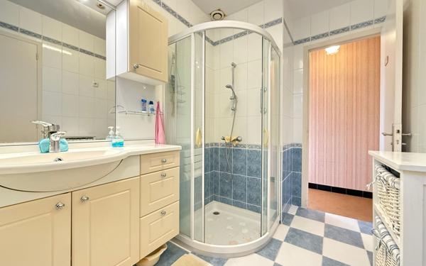 Maison à vendre    6 pièces •  Royan