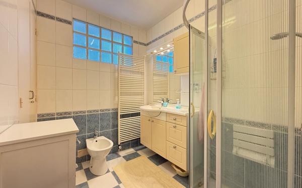 Maison à vendre    6 pièces •  Royan