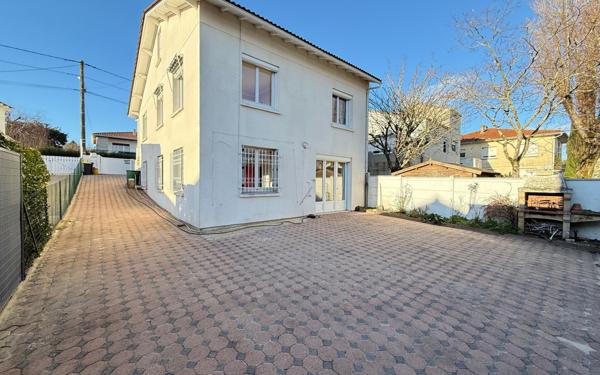 Maison à vendre    6 pièces •  Royan