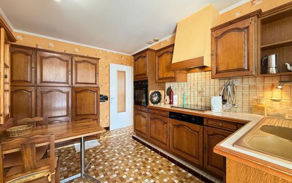 Maison à vendre    6 pièces •  Royan