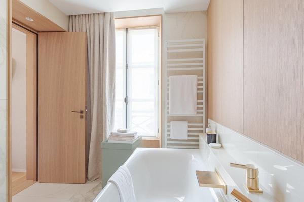 Vente Hôtel particulier Paris 7 5 Pièces 170 m²