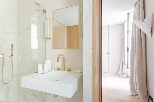 Vente Hôtel particulier Paris 7 5 Pièces 170 m²