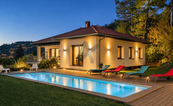 SAINT-CYR-AU-MONT-D’OR — MAISON FAMILIALE RÉNOVÉE, VUE EXCEPTIONNELLE & PISCINE — À PIED DU VILLAGE