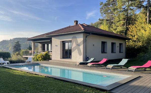 SAINT-CYR-AU-MONT-D’OR — MAISON FAMILIALE RÉNOVÉE, VUE EXCEPTIONNELLE & PISCINE — À PIED DU VILLAGE
