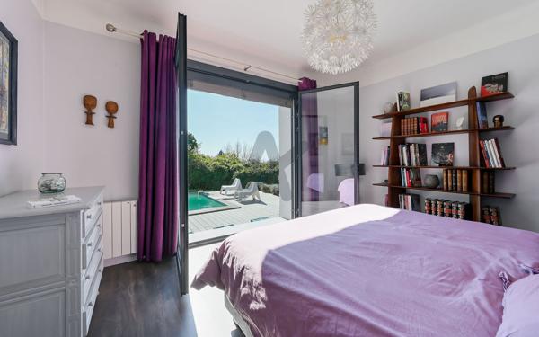 SAINT-CYR-AU-MONT-D’OR — MAISON FAMILIALE RÉNOVÉE, VUE EXCEPTIONNELLE & PISCINE — À PIED DU VILLAGE