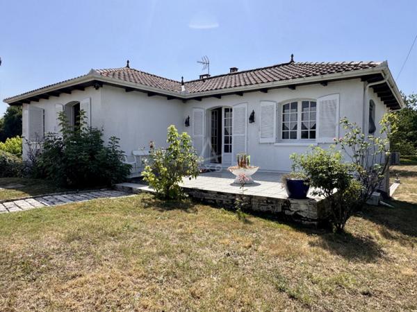 Magnac-sut-Touvre, maison 4 chb sur sous-sol semi enterré