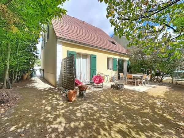 Maison
         5 pièces
        - 115 m² 339 000 € *