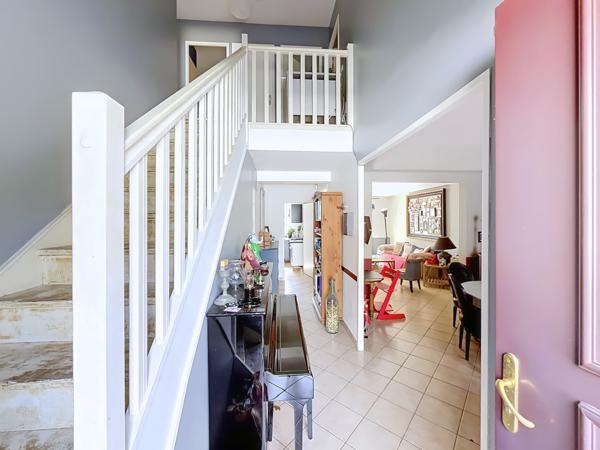 Maison
         5 pièces
        - 115 m² 339 000 € *