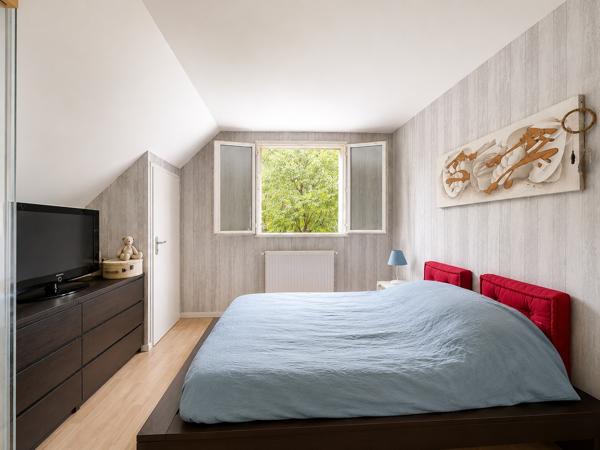 Maison
         5 pièces
        - 115 m² 339 000 € *