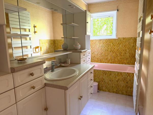 Plain pied individuel, 4 chambres, double garage