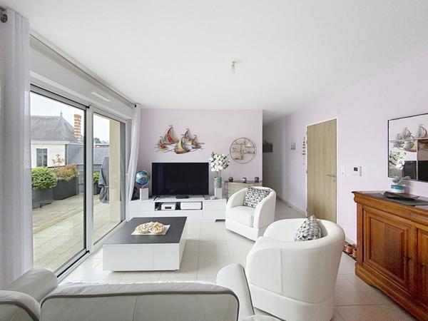 APPARTEMENT T3 PLEIN COEUR DE SAINT SEBASTIEN SUR LOIRE GRANDE TERRASSE CAVE ET STATIONNEMENT