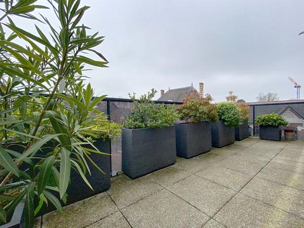 APPARTEMENT T3 PLEIN COEUR DE SAINT SEBASTIEN SUR LOIRE GRANDE TERRASSE CAVE ET STATIONNEMENT