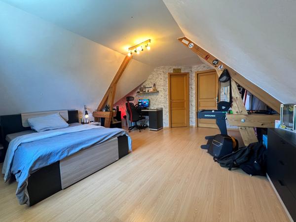 EXCLUSIVITE => Magnifique maison de 220 m2 sur un terrain clos de 10 ares - BAVILLIERS limite BELFORT - Secteur calme