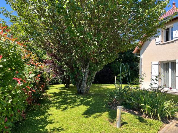 EXCLUSIVITE => Magnifique maison de 220 m2 sur un terrain clos de 10 ares - BAVILLIERS limite BELFORT - Secteur calme