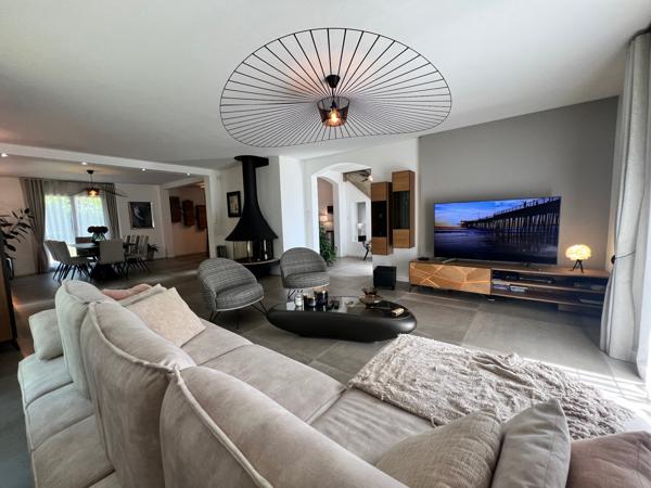 EXCLUSIVITE => Magnifique maison de 220 m2 sur un terrain clos de 10 ares - BAVILLIERS limite BELFORT - Secteur calme