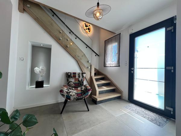 EXCLUSIVITE => Magnifique maison de 220 m2 sur un terrain clos de 10 ares - BAVILLIERS limite BELFORT - Secteur calme