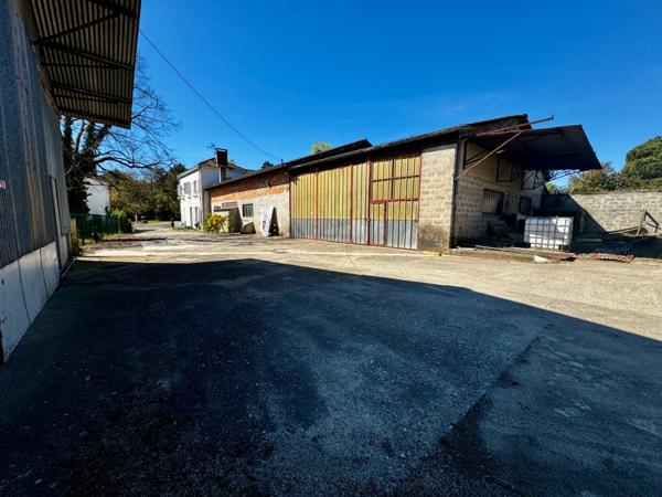 Ensemble immobilier au coeur du bourg de Meilhan sur Garonne