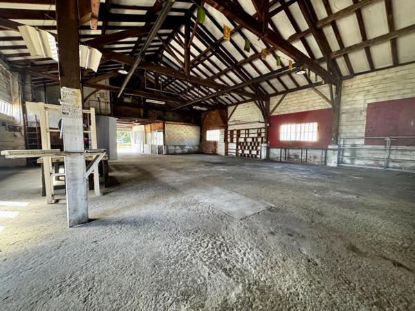 Ensemble immobilier au coeur du bourg de Meilhan sur Garonne