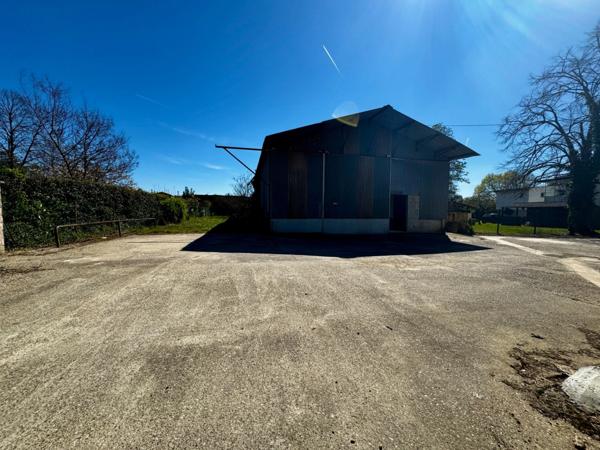 Ensemble immobilier au coeur du bourg de Meilhan sur Garonne