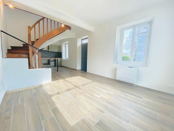 Ensemble immobilier au coeur du bourg de Meilhan sur Garonne