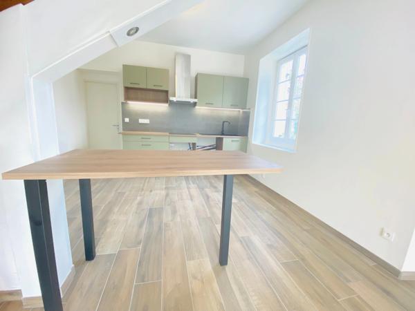 Ensemble immobilier au coeur du bourg de Meilhan sur Garonne