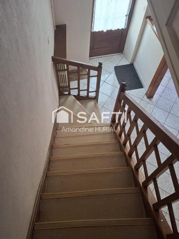 Maison familiale 146m2 à Aigueperse - centre ville - double garage et cour extérieure