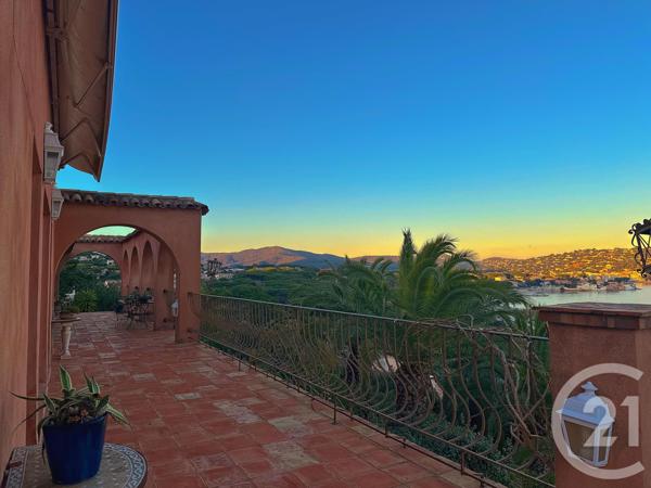 Maison à vendre  9 pièces - 289 m2 STE MAXIME - 83
