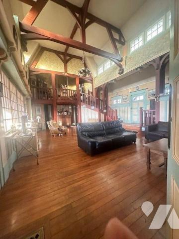 A VENDRE Manoir de caractère à MESNIL-ESNARD (76240) d'une surface d'environ 200 m² dans un cad...