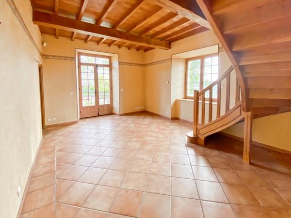 Dpt Gers (32), à vendre Proche de RISCLE château T6 de 327 m² habitables + 580 m² de dépendances attenantes sur 8157 m² de terrain
