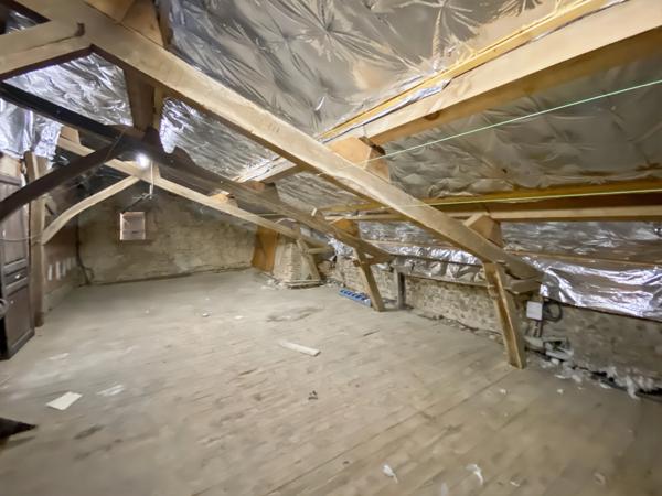 Dpt Gers (32), à vendre Proche de RISCLE château T6 de 327 m² habitables + 580 m² de dépendances attenantes sur 8157 m² de terrain