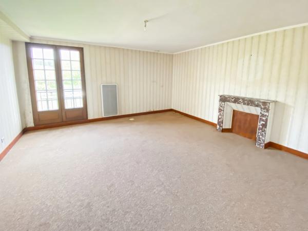 Dpt Gers (32), à vendre Proche de RISCLE château T6 de 327 m² habitables + 580 m² de dépendances attenantes sur 8157 m² de terrain