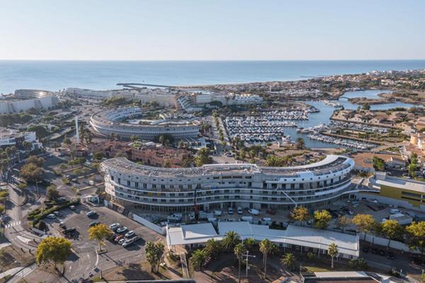 Le haut de gamme s'invite dans ce T1 de plus de 28 m² au sein du village naturiste du Cap d'Agde