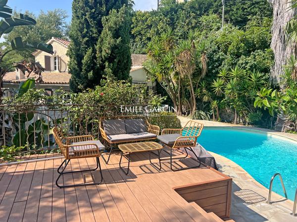 A vendre, Côte d'Azur, Cannes Californie, ancien moulin rénové avec piscine