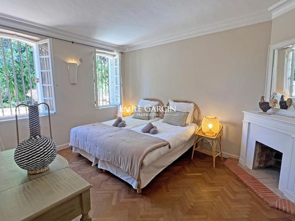 A vendre, Côte d'Azur, Cannes Californie, ancien moulin rénové avec piscine