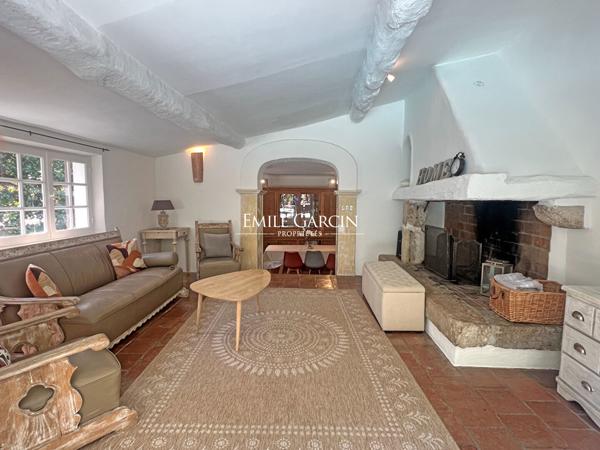 A vendre, Côte d'Azur, Cannes Californie, ancien moulin rénové avec piscine