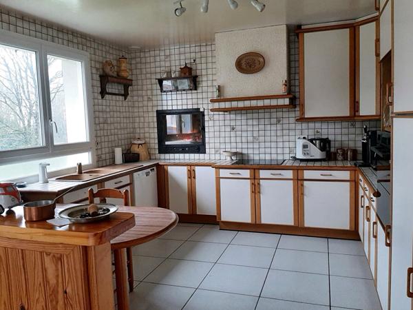 Maison spacieuse  de 127 m² avec joli terrain, à 3 mn de Bressuire