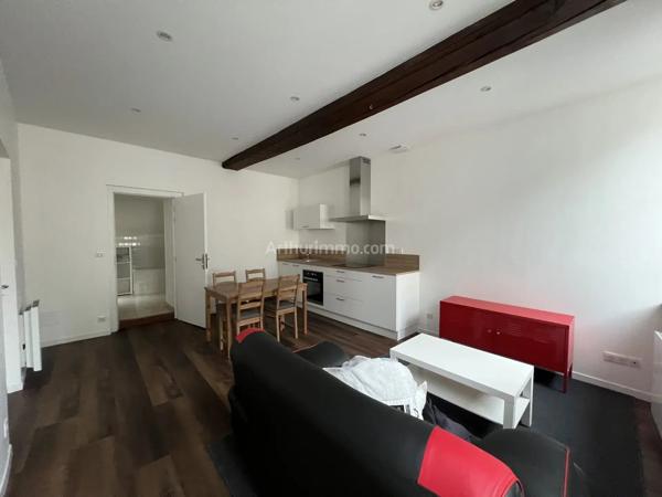 Location                                                      Appartement
                        
                     2 pièces                      37 m2                     à Saulieu