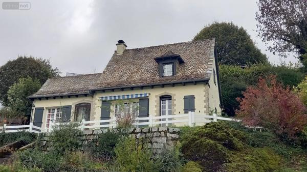 Maison à vendre à Vic-sur-Cère dans le Cantal (15800), ref : MG/2431