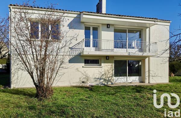 Maison à vendre 5 pièces 105 m² Châteaubernard