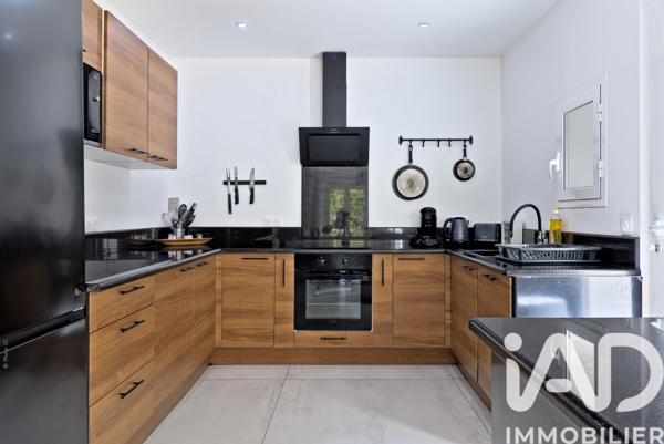 Maison à vendre 6 pièces 132 m² Châteauneuf-Grasse