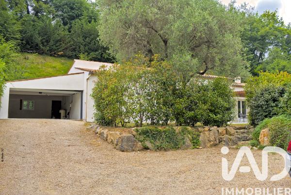 Maison à vendre 6 pièces 132 m² Châteauneuf-Grasse