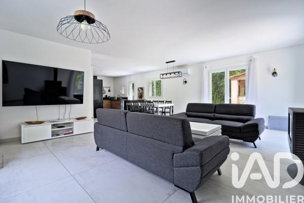 Maison à vendre 6 pièces 132 m² Châteauneuf-Grasse