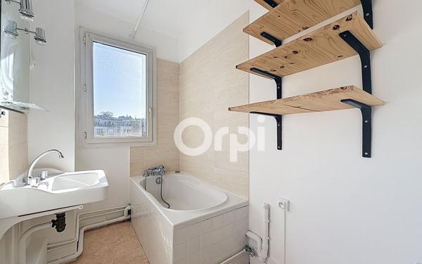 Appartement à louer    2 pièces •  L'Haÿ-les-Roses