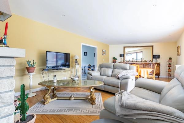 Maison à vendre 8 pièces 200 m² de garage et terrasse 90 m² SOISSONS (02)