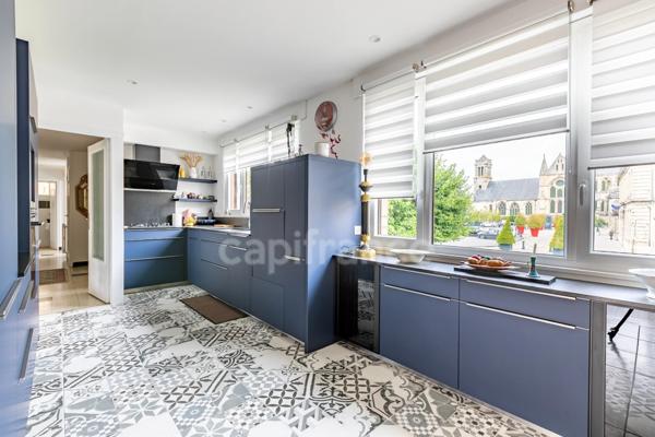 Maison à vendre 8 pièces 200 m² de garage et terrasse 90 m² SOISSONS (02)