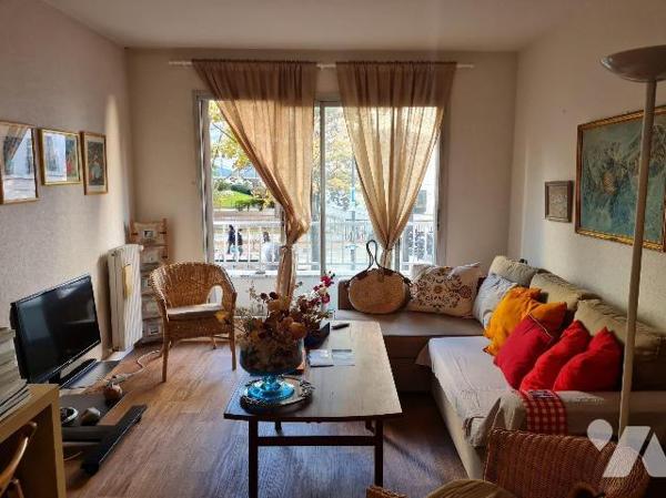 Rue Cambronne Paris XV, appartement LOUÉ de type T2 de 39m² carrez (41m² au sol), situé au 1er ...