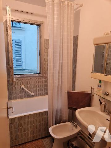 Rue Cambronne Paris XV, appartement LOUÉ de type T2 de 39m² carrez (41m² au sol), situé au 1er ...